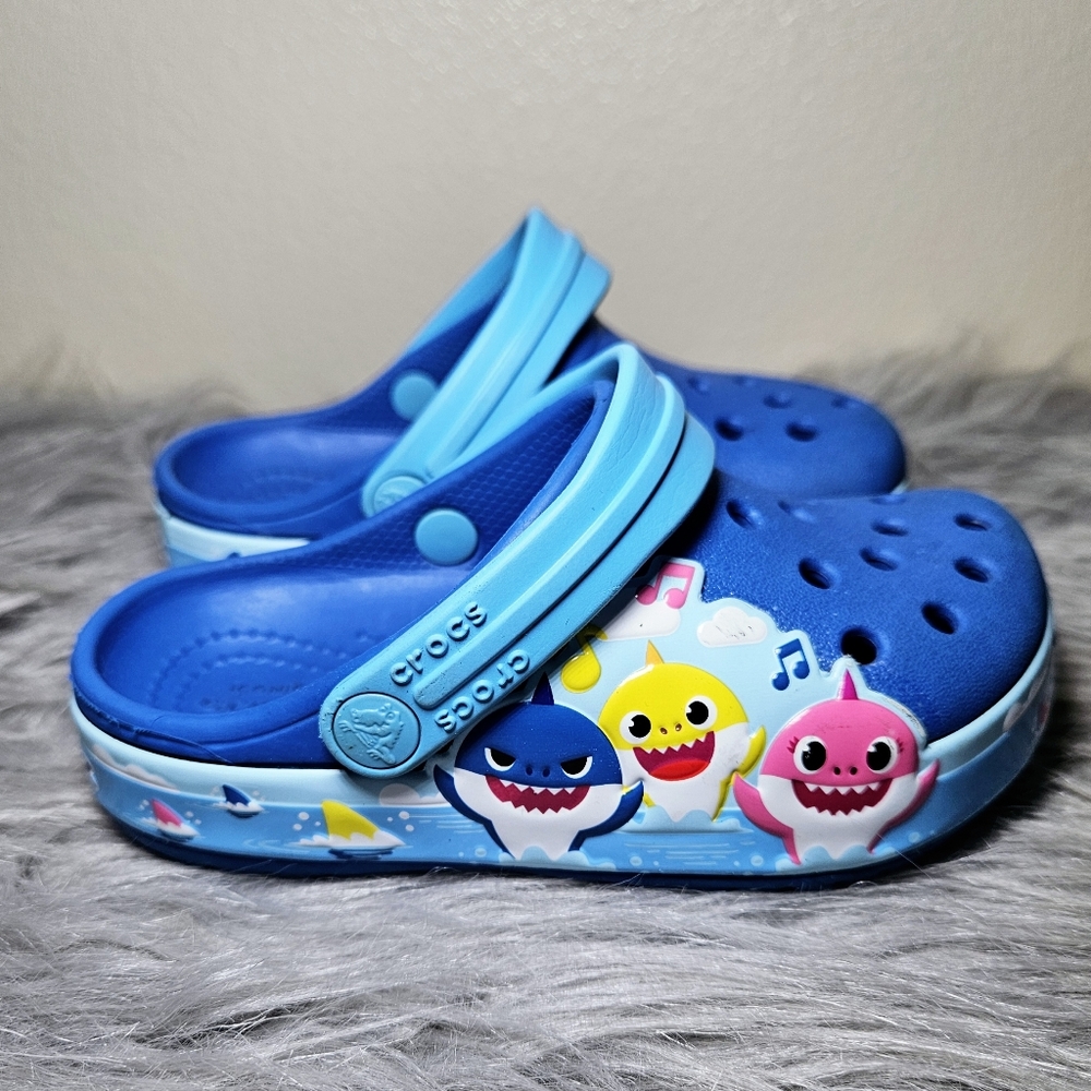 Baby shark toddler crocs size 8